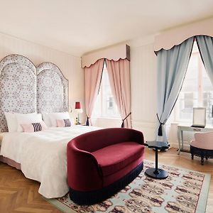 Grand Deluxe